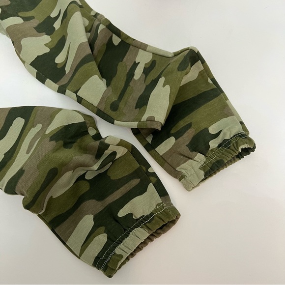 2 Piece Hudson Jeans Kids' Camo Pullover Hoodie & Jogger Set Size Medium- NWT - Picture 11 of 14